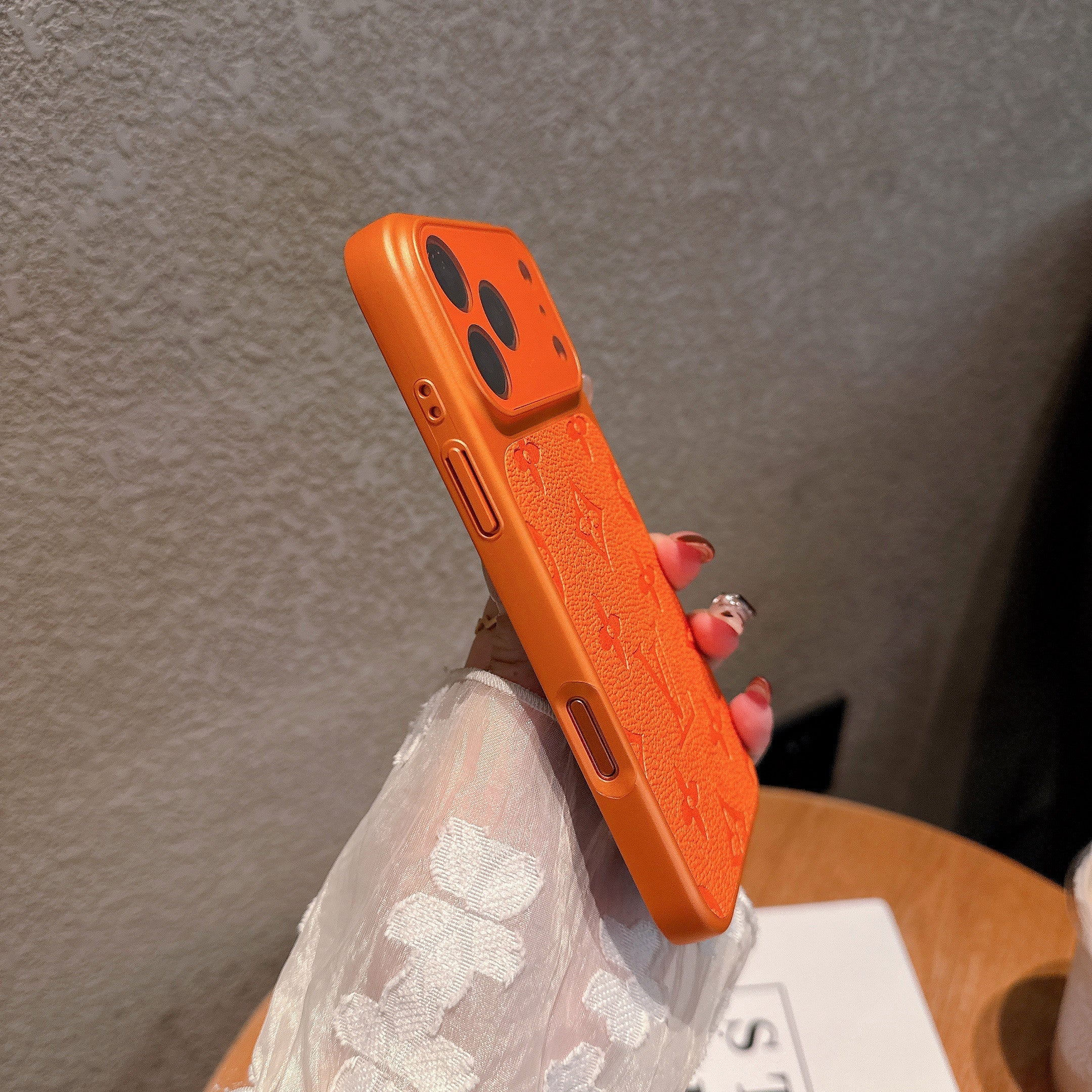 Custodia a portafoglio in pelle di lusso ispirata a LV per iPhone con porta carte - Arancione Audace