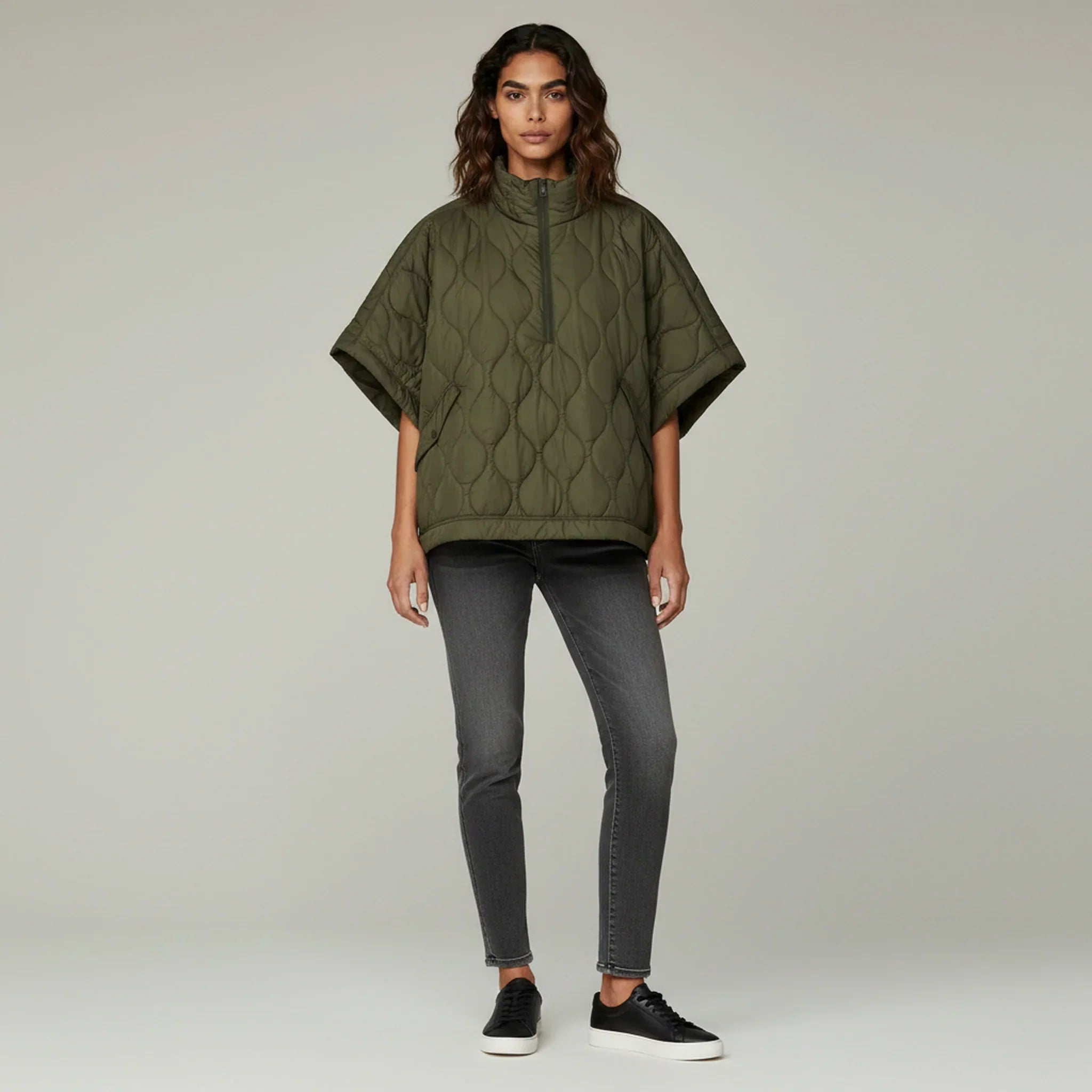 Giacca a Mantella Trapuntata – Leggera e Calda – Essenziale per il Layering Casual